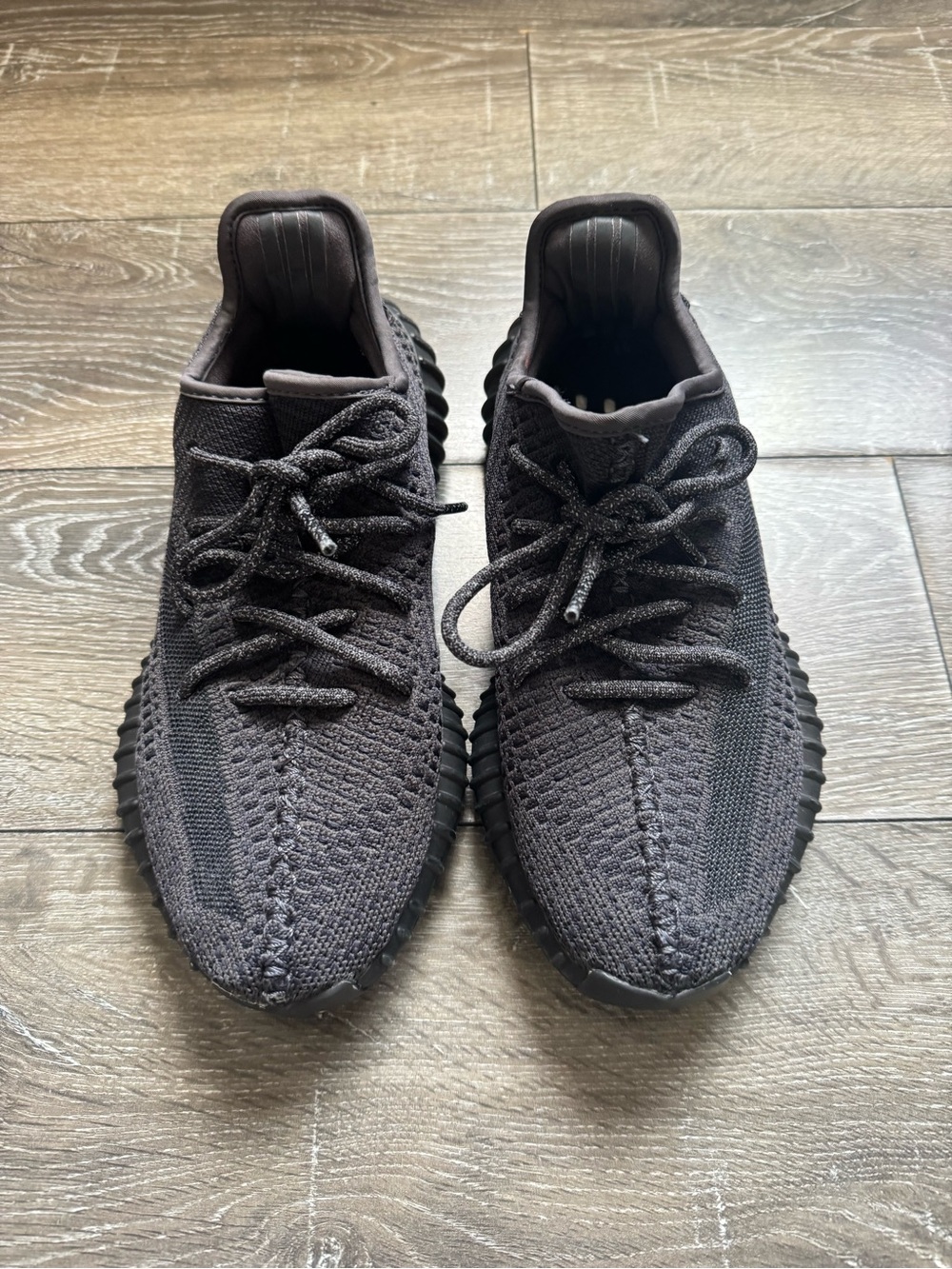 Adidas Yeezy 350 black static



No box
